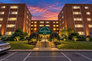 16100 Van Aken Blvd, Shaker Heights, OH 44120