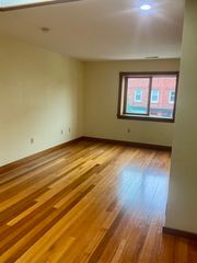274 Pleasant St, Northampton, MA 01060