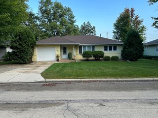 750 E  School St, Owatonna, MN 55060