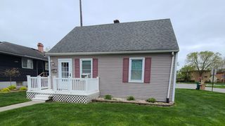 9010 Bunker Hill Dr, Munster, IN 46321