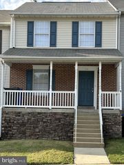 106 Palmetto Ct, La Plata, MD 20646