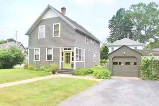74 Meadow Ave, South Kingstown, RI 02879