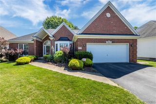 9 Steinway Ct, Williamsville, NY 14221