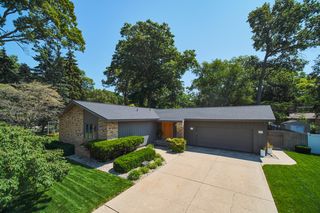 3996 Quainton Rd, Norton Shores, MI 49441