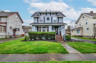 42 Orchard St, Newton Falls, OH 44444