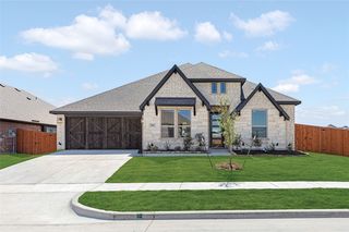 504 Red Maple Rd, Waxahachie, TX 75165