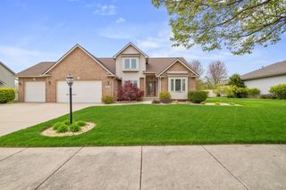 9210 Drake Dr, Saint John, IN 46373