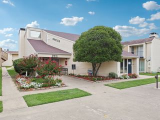 3711 Club Estates Dr #210, Muskogee, OK 74403