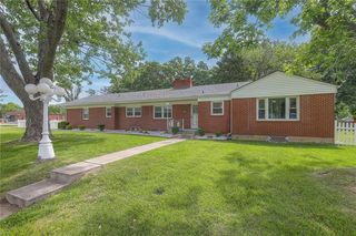 4711 Blue Ridge Blvd, Kansas City, MO 64133