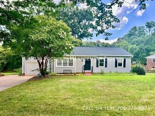 310 Walnut Ave, Mount Holly, NC 28120