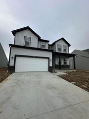 435 Lukes Cir, London, OH 43140