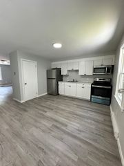 70 Pond Meadow Rd #23, Ivoryton, CT 06442
