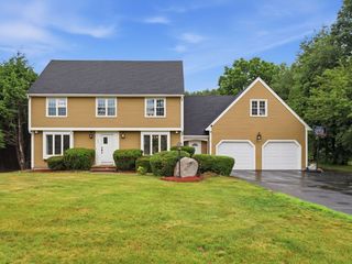 293 Davis St, Northborough, MA 01532