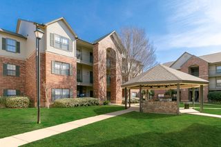 500 Pointe Parkway Blvd #8e0288b70, Yukon, OK 73099