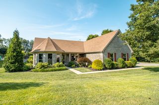 131 Cross Creek Dr, Paris, KY 40361
