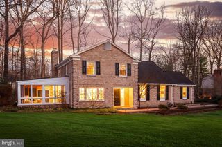 2615 Steeplechase Dr, Reston, VA 20191