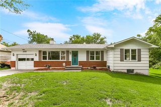 301 Adkins Rd, Liberty, MO 64068