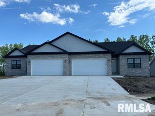 3906 Westgate Dr, Springfield, IL 62711