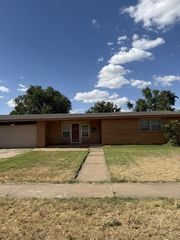 3208 37th St, Lubbock, TX 79413