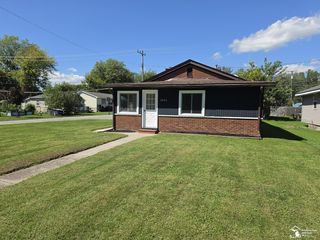 3451 Parkwood Ave, Monroe, MI 48162