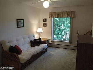 201 Dewitt Ln #204, Spring Lake, MI 49456