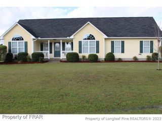621 Carolina Oaks Cir, Linden, NC 28356