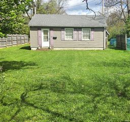 1125 N  3rd St, Boonville, IN 47601