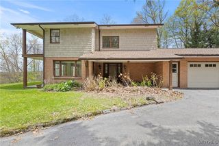 6401 Boston Ridge Rd, Orchard Park, NY 14127