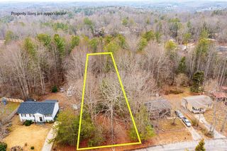 Staircase Rd, Lenoir, NC 28645