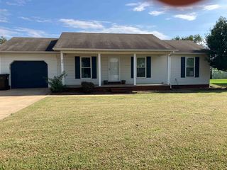 315 W  Washington Dr, Muscle Shoals, AL 35661