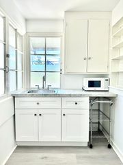 Kitchen Image 1