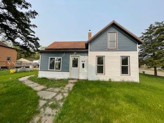 804 Main St S, Sauk Centre, MN 56378