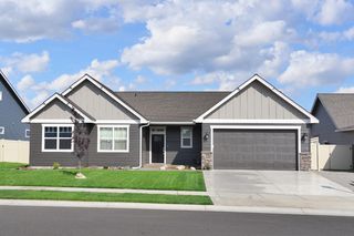 3682 N  Cyprus Fox Loop, Post Falls, ID 83854