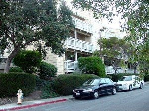301 Oak Ct, Daly City, CA 94014