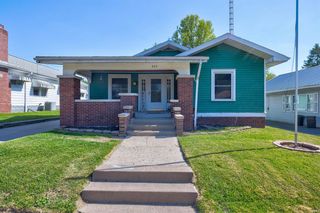 805 W  4th St, Bicknell, IN 47512