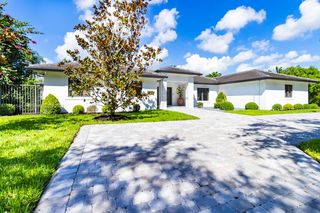 9940 SW 72nd Ave, Pinecrest, FL 33156