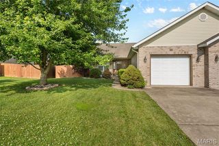 1033 Cool Valley Dr, Belleville, IL 62220