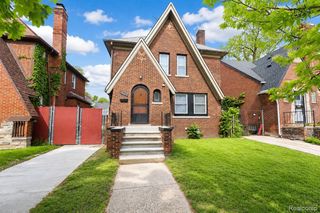18613 Santa Rosa Dr, Detroit, MI 48221