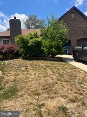 40 Sycamore Rd, Manahawkin, NJ 08050