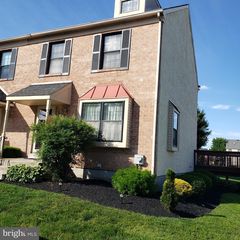 25 Ruth Rd, Brookhaven, PA 19015