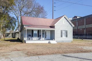 400 W  H St, Erwin, NC 28339