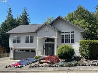 1451 W  14th Pl, Coquille, OR 97423