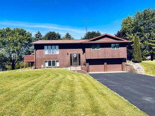 N7517 Eg White Ct, Portage, WI 53901