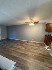 54 NW 13th St #6, Gresham, OR 97030