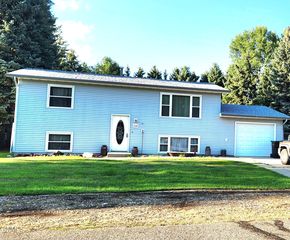 12118 Johnathan Ave, Menoken, ND 58558