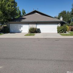 1294 Zinfandel Dr, Gardnerville, NV 89460