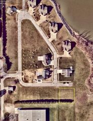 2902 W  Cove Dr, Sandusky, OH 44870