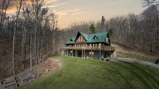 232 Broadwater Ct, Cool Ridge, WV 25825