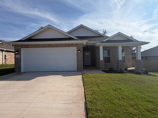 1104 W Ragweed Court, Ozark, MO 65721