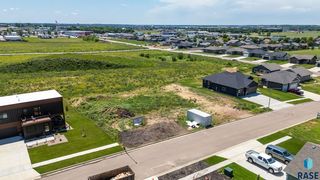 1805 E  Wallin Cir, Sioux Falls, SD 57104